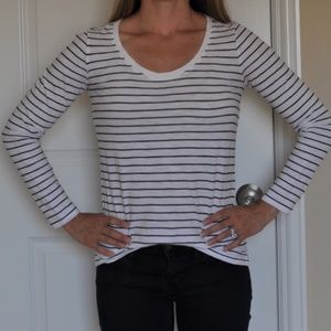 Gap small long sleeve tee